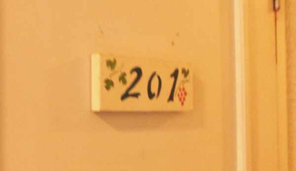 ロフトタイプ4ベッドルーム（客室201）ルームプレート