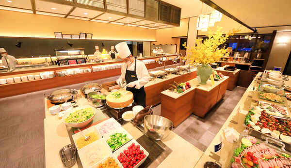 【ビュッフェ】匠の職人が旬彩地財をおいしく調理するライブクッキング