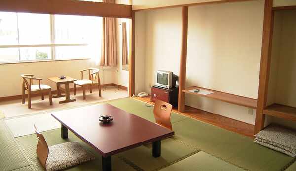 *本館客室一例/落ち着いた雰囲気のシンプルな和室です。