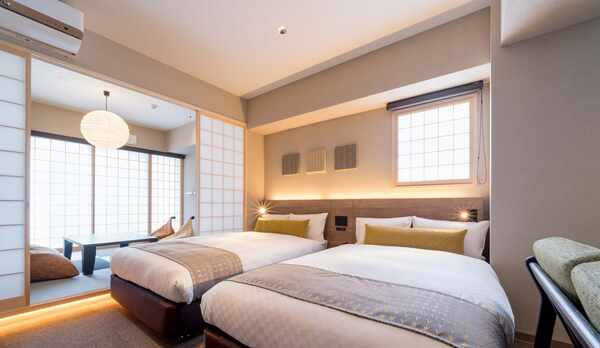 【セミダブル2台、和布団3組】ジャパニーズスイートB with シアター