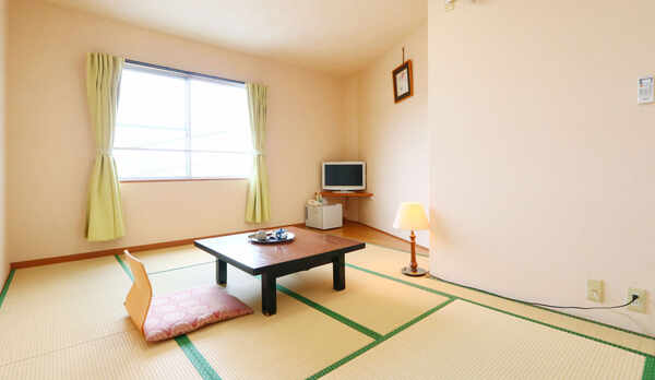 和室（バス・トイレ付）●畳でごろんと寛げるのか気持ちいい♪