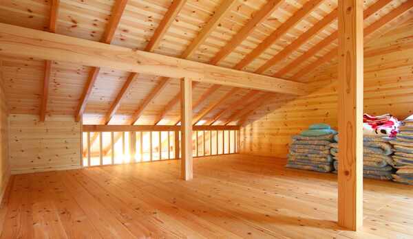 ◆2019年新築ロフト付コテージの内観。レジャーはもちろん、ワーケーションにもおすすめです。