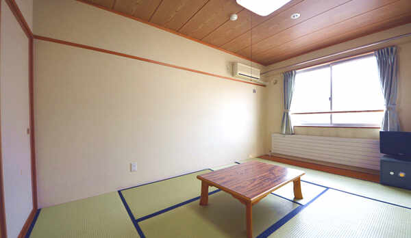 和室　バストイレ付き