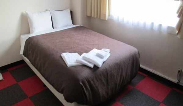 ベッドは１４０ｃｍ幅☆ダブルルーム