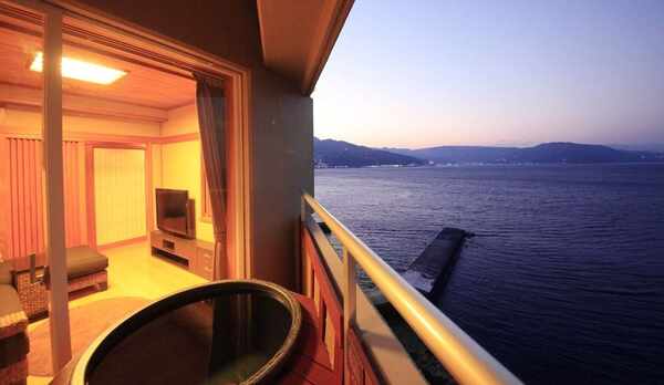 【客室露天】眼下に広がる相模灘の絶景を独り占めです。