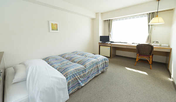 シングルルーム 15㎡セミダブルベッド