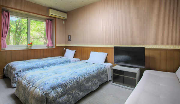 【客室一例】洋室（シャワー付）