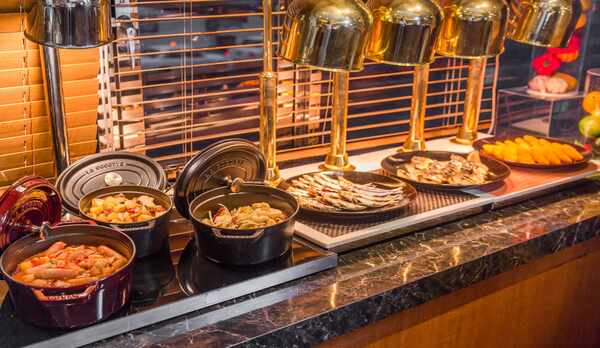 【朝食】朝食ホットメニュー(一例)