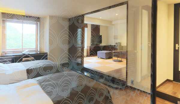 【デラックス和洋室】落ち着いた和のテイストをお愉しみくださいませ（客室一例）