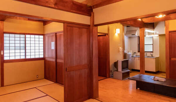  Aタイプ：和室6畳2間+居間(和室と居間、仕切りあり).間取り例