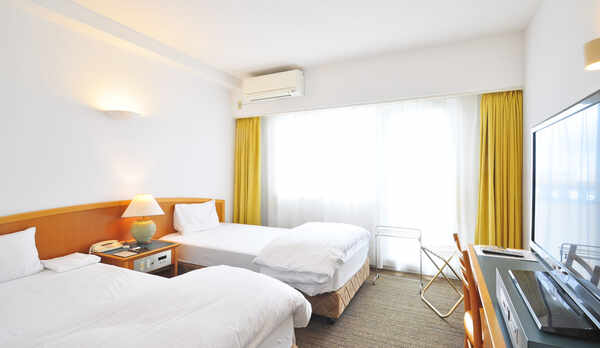 【低層階洋室ツイン】ビジネスや観光にも便利な全室Wi-Fi環境！