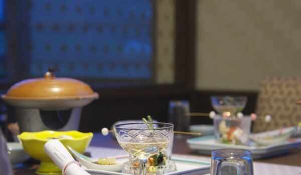 大切な方との素敵なひとときを、レストランでお楽しみください。(夕食イメージ)