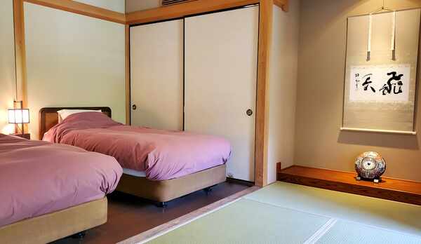 禁煙【一般客室】和室＋和室（ベッド2台）／バストイレつき