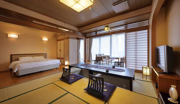 【陶山閣・和室12畳＋クイーンベッド付き和洋室「美濃」】