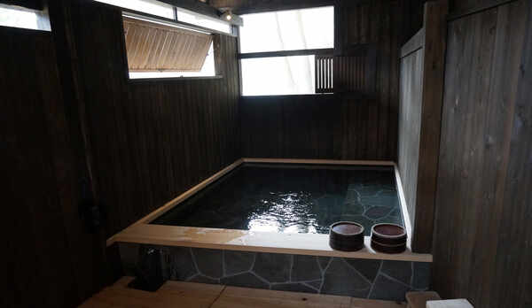 貸し切り専用風呂　岩の湯