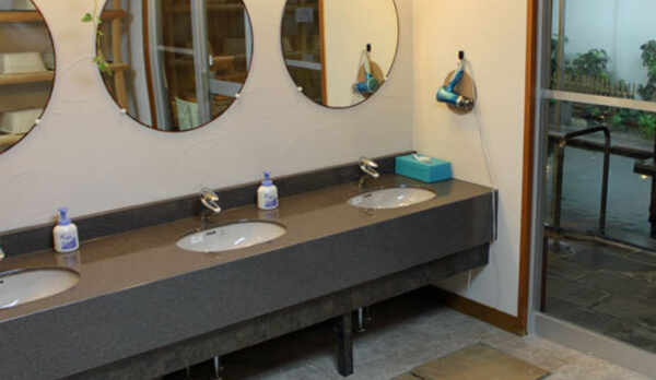 G−１京の湯脱衣場