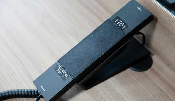 ・客室電話 (モーニングコールのサービスもございます)