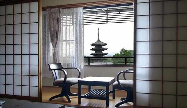 清水の間〜からみた八坂の塔〜