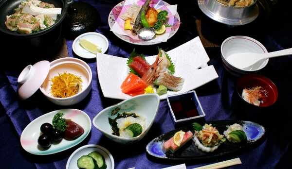 まんぷく御膳　3040円（税込）