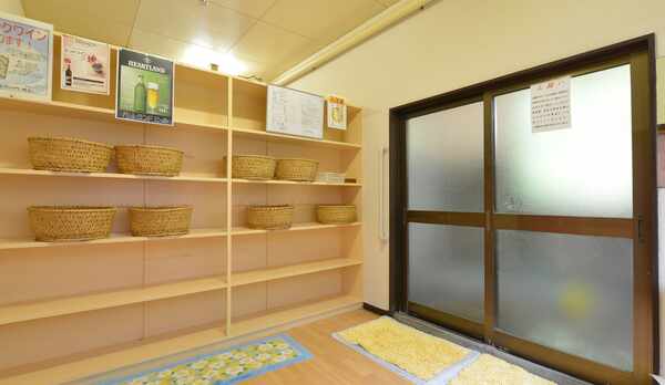 *脱衣処（大浴場）/清潔を心掛けた脱衣スペース。