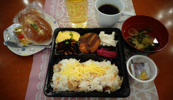 朝食無料サービスお弁当★お弁当はお部屋で召し上がれます
