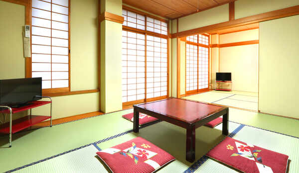 グループ和室　１２畳　二間続きのお部屋です。