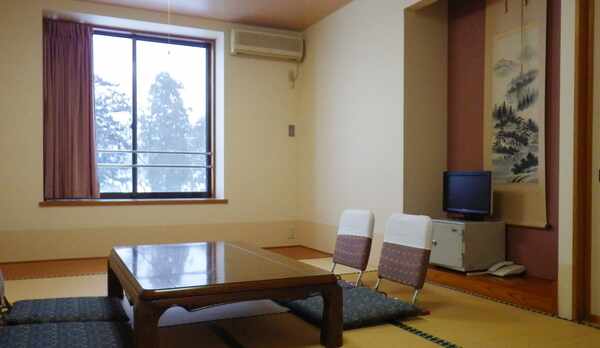 *【客室例】畳のお部屋でのんびりとお寛ぎ下さい。