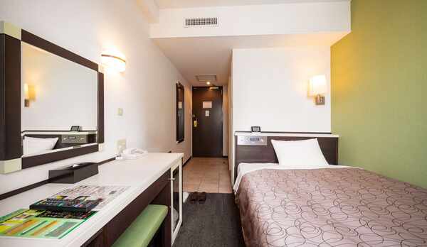 【禁煙】シングルルーム◆セミダブルベッド(125cm幅)