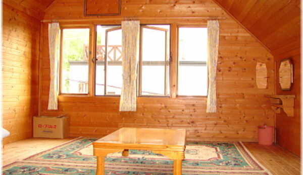 和室タイプ・天窓のある部屋