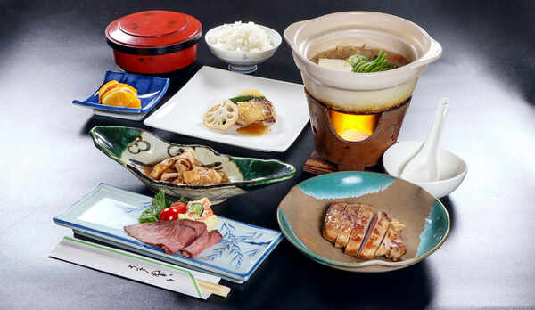 #夕食　お肉がいっぱいボリューミーな夕食です！