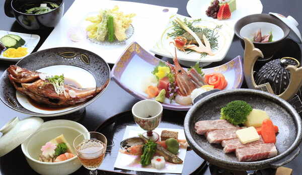 御料理一例・贅沢会席