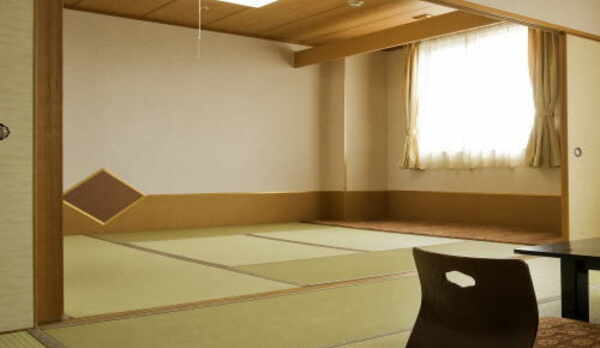 客室左和室