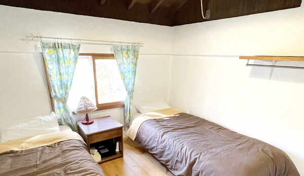 ・【客室の一例】山小屋風ツインルーム