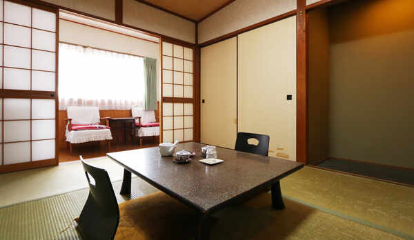 【広縁・洗面付和室6畳】 こぢんまりとしたさつき荘の客室です。 (2)