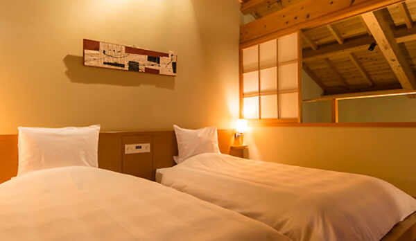 【翠上楼】メゾネットルーム（寝室）