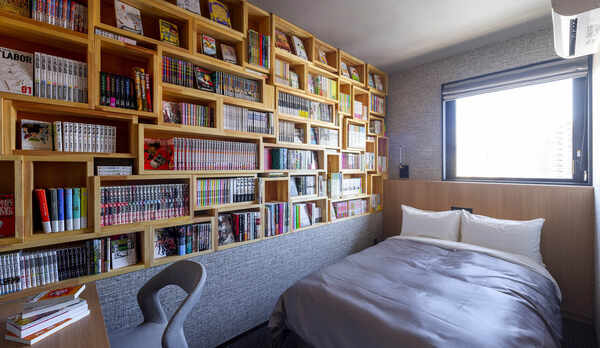 ・【文fumi】「漫画」をテーマにした本をご用意しているお部屋です（ユニットバス付）