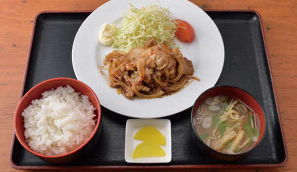 豚肉の生姜焼き定食