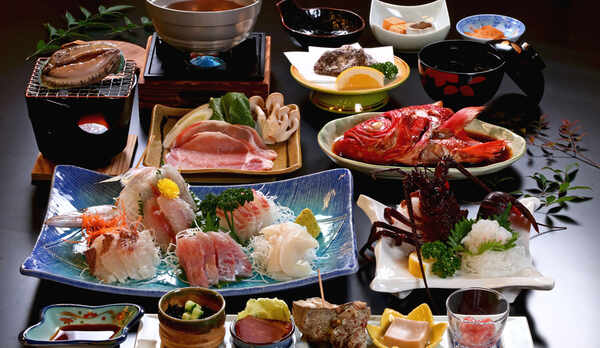 【伊勢海老&times;アワビ】南房総の二大味覚の饗宴。