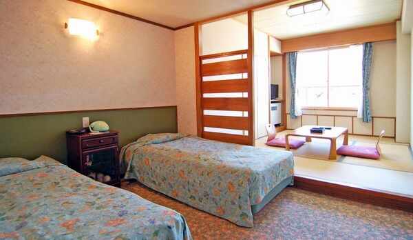 和洋室６畳＋２ベッド