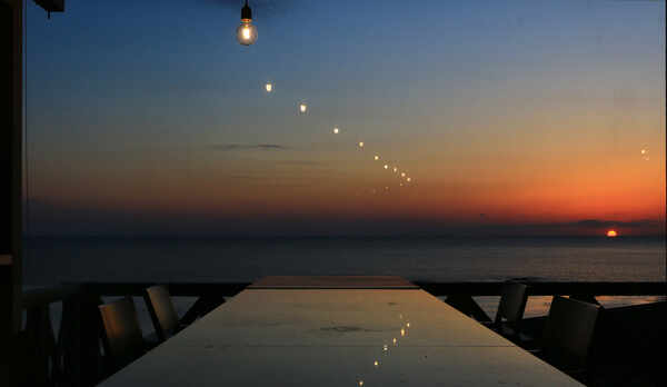 どこまでも続く道があるような。時間を忘れて魅入ってしまう景色です。