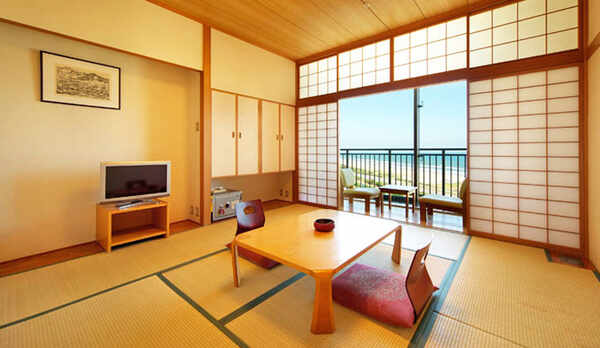 【和室10畳】ご家族やお友達のご旅行にオススメです。