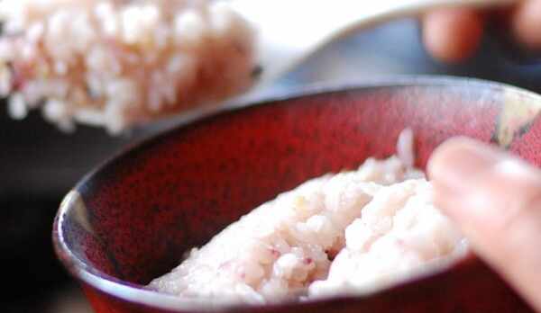 【夕食】米も自社農園で作っております。美味しいお米をたくさん召し上がってください／例