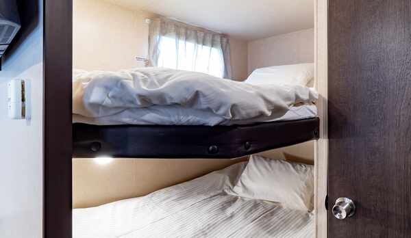 トレーラーハウスの2段ベッドです。