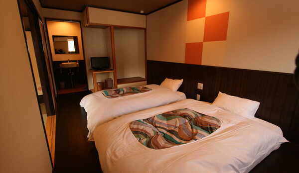 R4年1月新設！ツインローベット＋14畳堀こたつ・モダン和室【特別室２階限定】トイレ・洗面各2カ所付