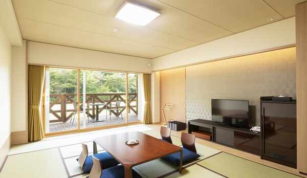 和室10畳　18室（ウッドデッキ付き 5室）