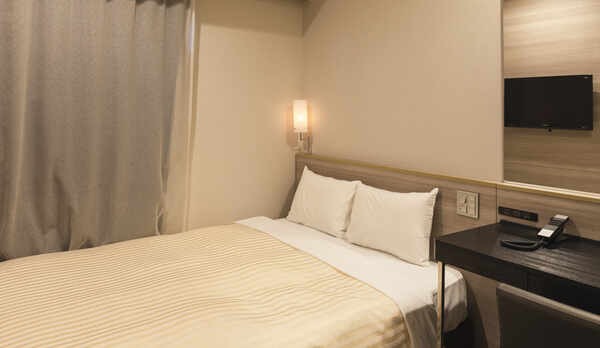 ダブル　ベッド