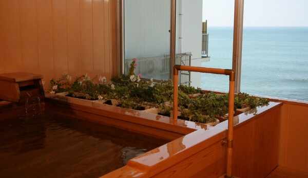 赤ちゃん連れに大人気　貸切風呂「波花」