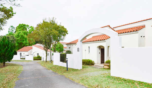 ＊コテージ外観／