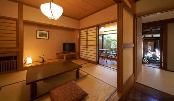 【離れ】半露天風呂付き和洋室＋リラックスサンルーム／一例