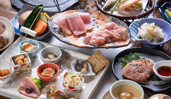 *【弐の膳】味・量ともにご満足いただいている夕食。